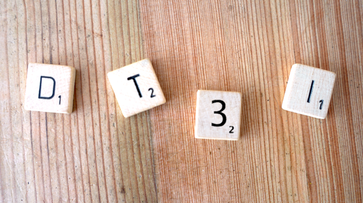 Postkartenmotiv Projekt ADele mit Scrabblebuchstaben