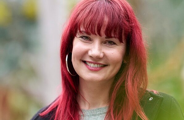 Porträtfoto von Dr. Sarah Straub